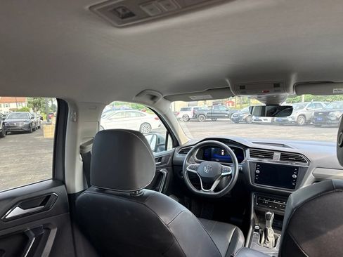 Used 2023 Volkswagen Tiguan SE FWD image 29