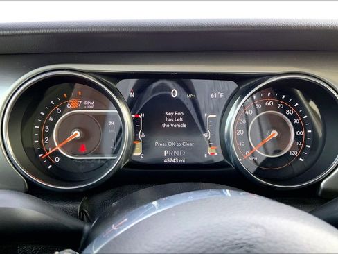 Used 2020 Jeep Wrangler Unlimited Sahara AWD/4WD image 18