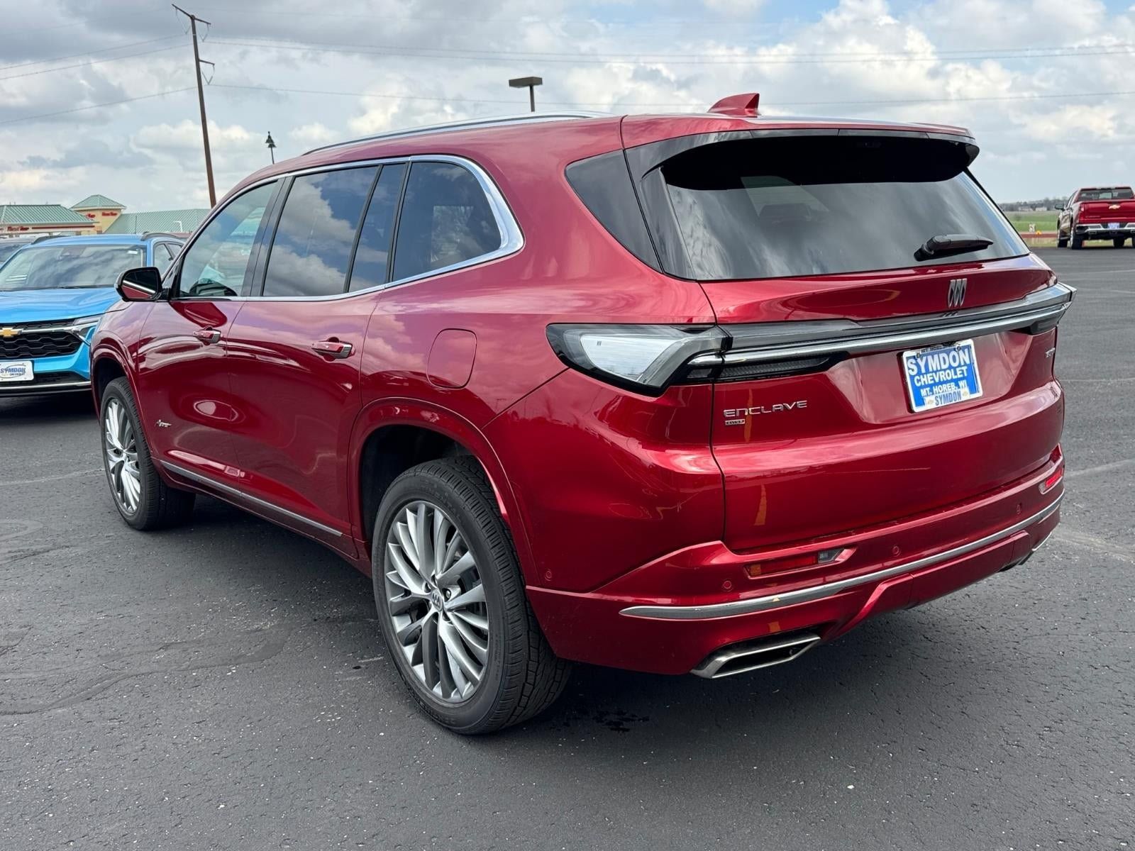 Used 2026 Buick Enclave Avenir w/ Super Cruise Package AWD/4WD image 3