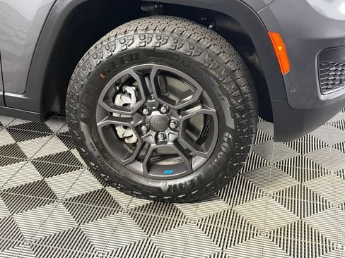 Used 2024 Jeep Grand Cherokee Trailhawk w/ Advanced Protech Group II AWD/4WD image 8