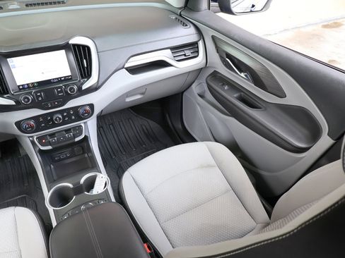 Used 2022 GMC Terrain SLE w/ Driver Convenience Package image 18