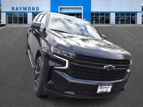 Certified 2023 Chevrolet Suburban RST w/ Sport Performance Package image 9