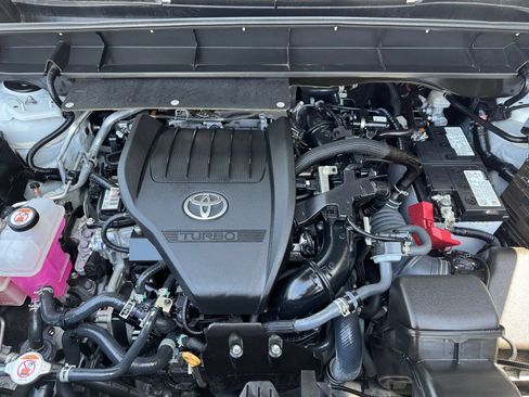 Used 2023 Toyota Highlander Limited FWD image 19