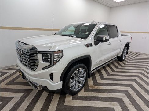 Used 2022 GMC Sierra 1500 Denali w/ Denali Reserve Package AWD/4WD image 1