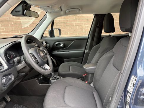 Used 2023 Jeep Renegade Latitude AWD/4WD image 11