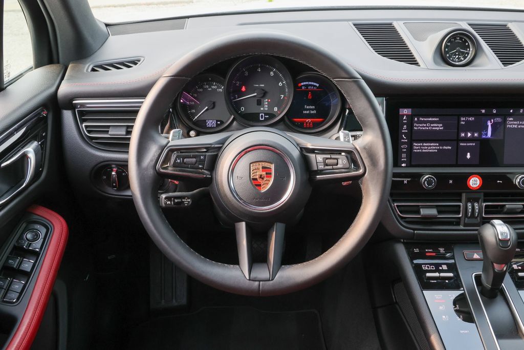 Certified 2026 Porsche Macan AWD/4WD image 39