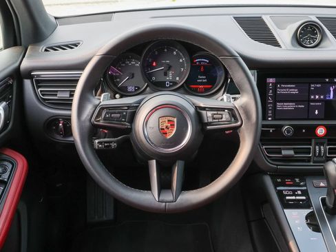 Certified 2026 Porsche Macan AWD/4WD image 39