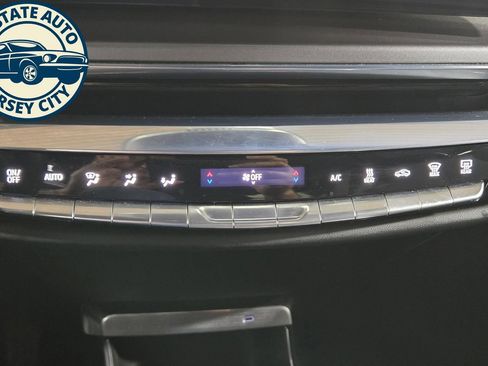 Used 2024 Cadillac Lyriq Tech AWD/4WD image 16