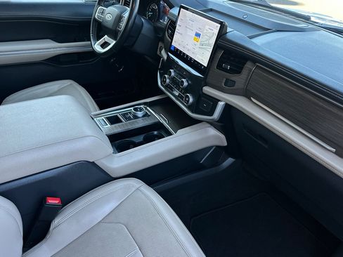 Used 2023 Ford Expedition Max Limited image 16