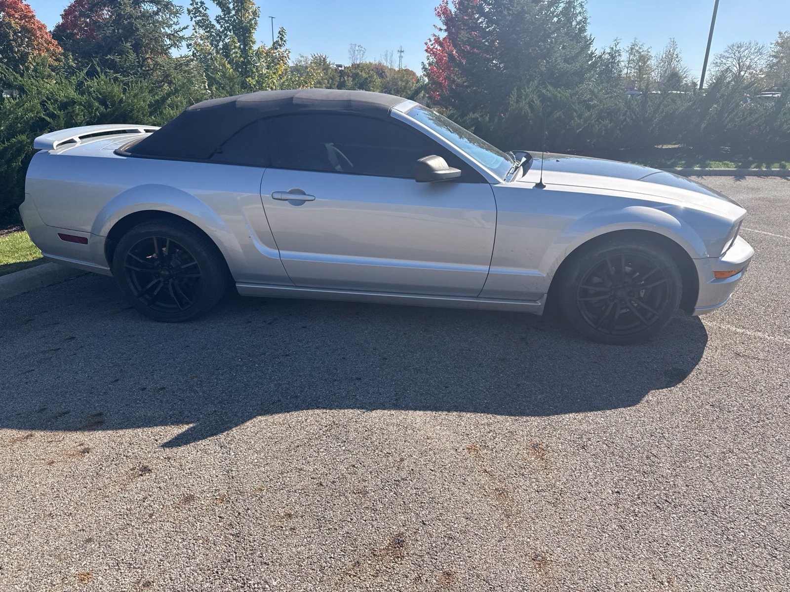 Used 2007 Ford Mustang Convertible RWD image 4