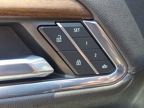 Used 2024 Chevrolet Silverado 2500 High Country w/ Technology Package AWD/4WD image 17