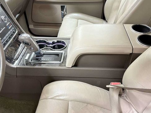 Used 2015 Lincoln Navigator 4WD image 23