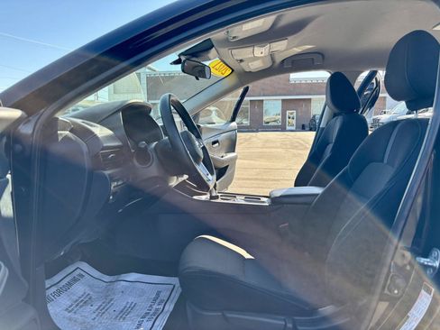 Used 2021 Nissan Sentra SV FWD image 7