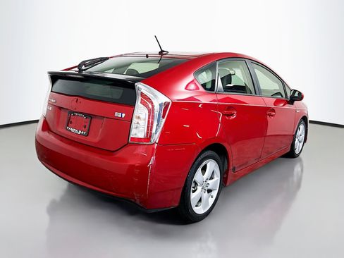 Used 2015 Toyota Prius Five FWD image 4