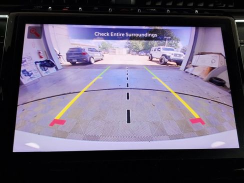 Used 2023 Jeep Grand Cherokee Overland AWD/4WD image 11
