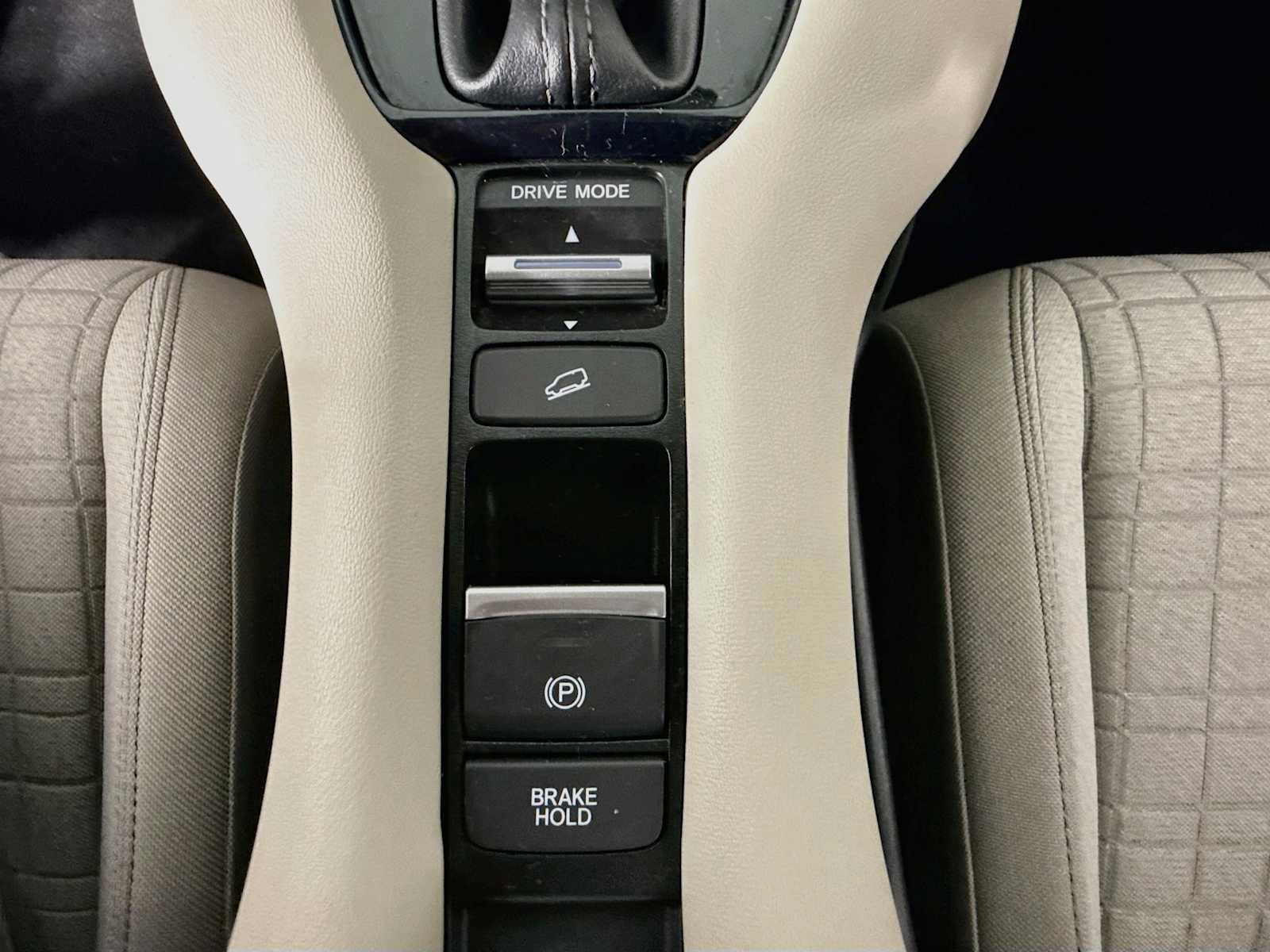 Used 2024 Honda HR-V LX image 19