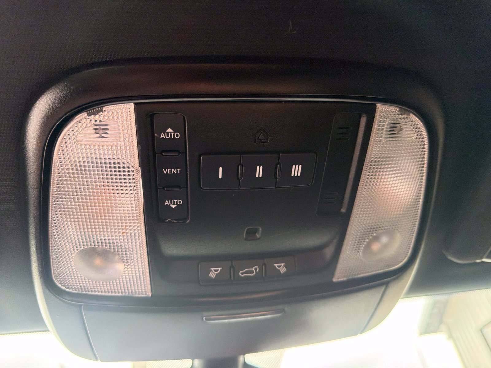 Used 2021 Dodge Durango R/T w/ Blacktop Package AWD/4WD image 21