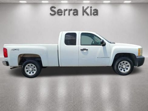 Used 2007 Chevrolet Silverado 1500 W/T w/ Fleet Convenience Package AWD/4WD image 17
