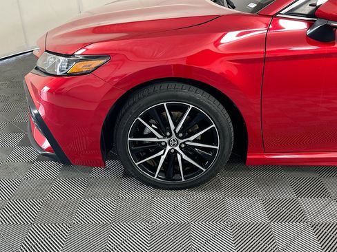 Used 2023 Toyota Camry SE w/ Cold Weather Package FWD image 11