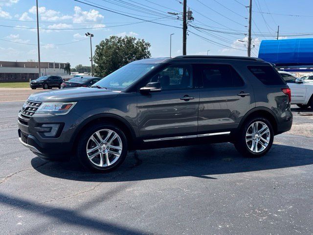 Used 2017 Ford Explorer XLT w/ Equipment Group 201A FWD image 3