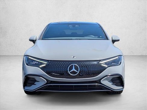 Used 2023 Mercedes-Benz EQE 500 4MATIC Sedan image 2