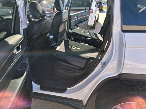 Used 2022 Jeep Grand Cherokee L Limited AWD/4WD image 22