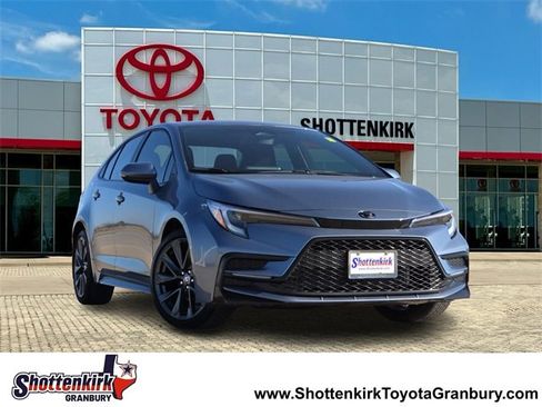 Used 2025 Toyota Corolla SE image 1