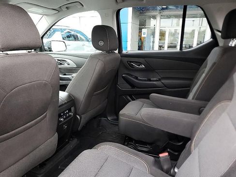 Used 2019 Chevrolet Traverse LT FWD image 9