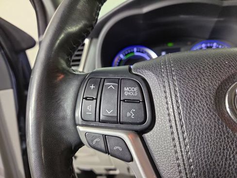 Used 2018 Toyota Highlander Limited Platinum AWD/4WD image 23