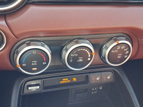 Used 2019 MAZDA MX-5 Miata RF Grand Touring w/ GT-S Package RWD image 17