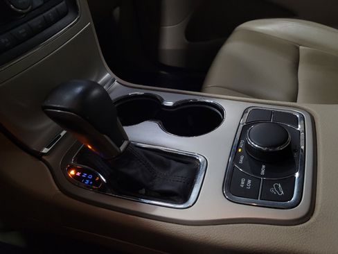 Used 2016 Jeep Grand Cherokee Limited AWD/4WD image 26