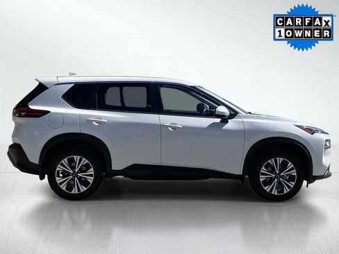 Used 2023 Nissan Rogue SV image 10