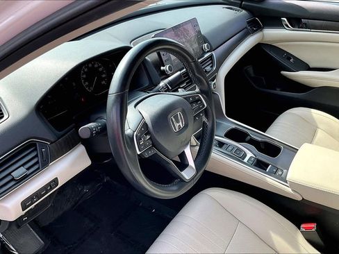 Used 2022 Honda Accord Touring image 14
