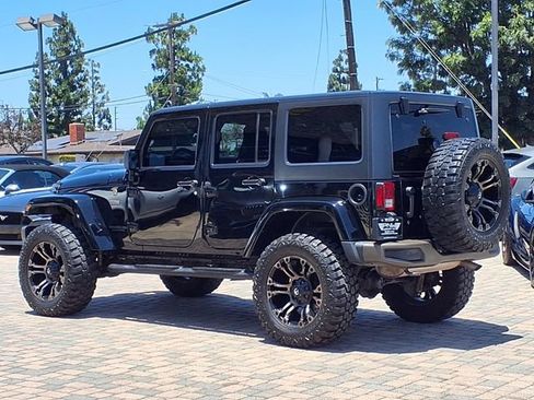 Used 2016 Jeep Wrangler Unlimited Sahara AWD/4WD image 3