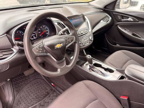 Used 2019 Chevrolet Malibu LT FWD image 16