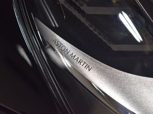 Used 2025 Aston Martin Vanquish image 4