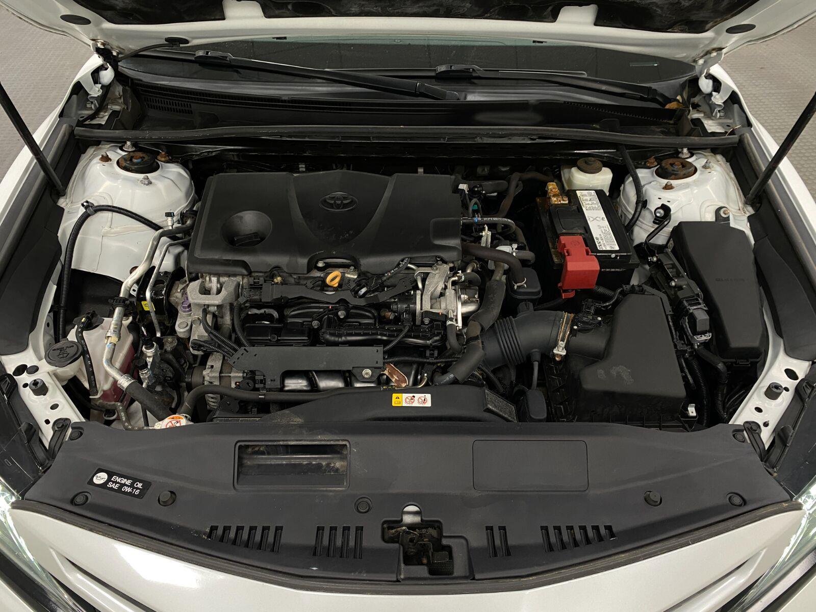 Used 2019 Toyota Camry XSE FWD image 11