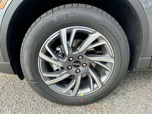 New 2026 Lincoln Corsair Premiere image 10