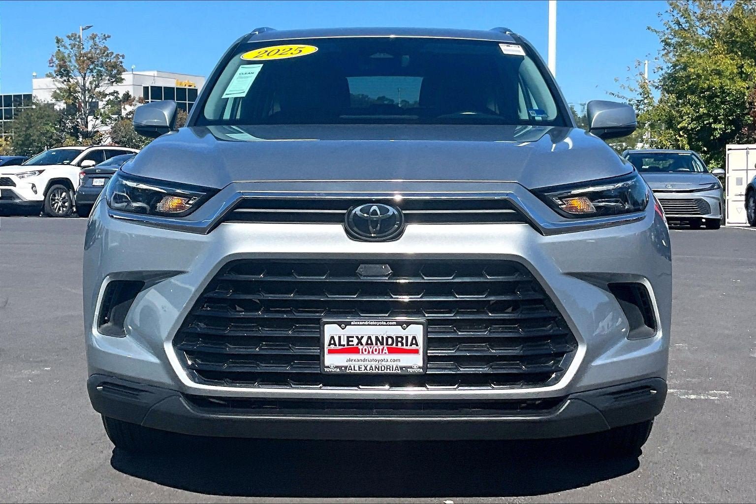 Used 2025 Toyota Grand Highlander FWD image 3