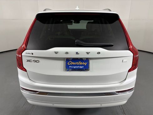 Used 2023 Volvo XC90 T8 Ultimate w/ Lounge Package AWD/4WD image 7