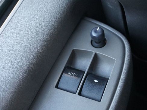 Used 2018 Chevrolet Express 2500 w/ Driver Convenience Package image 22