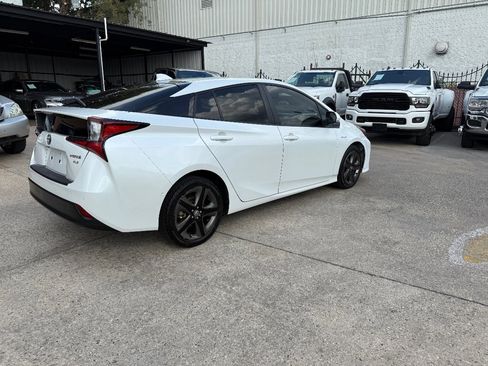 Used 2021 Toyota Prius XLE image 4