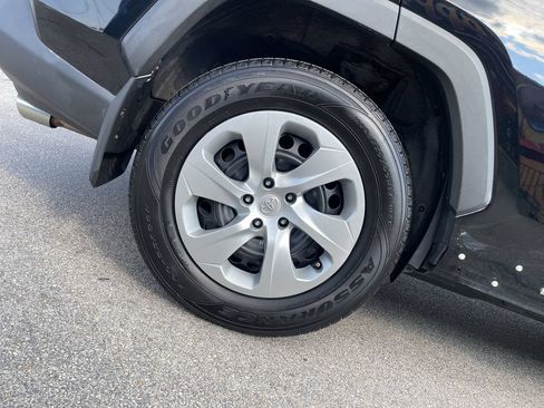 Used 2019 Toyota RAV4 LE w/ All Weather Liner Package AWD/4WD image 12