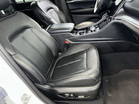 Used 2023 Jeep Grand Cherokee Limited w/ Black Appearance Package image 33