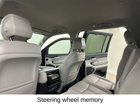 Used 2024 Jeep Wagoneer Series II w/ Convenience Group I AWD/4WD image 30