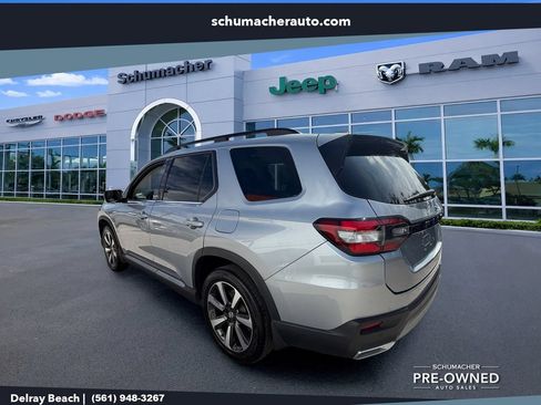 Used 2023 Honda Pilot Touring image 5