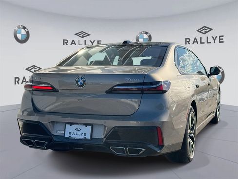 Certified 2023 BMW 760i xDrive w/ Executive Package image 4