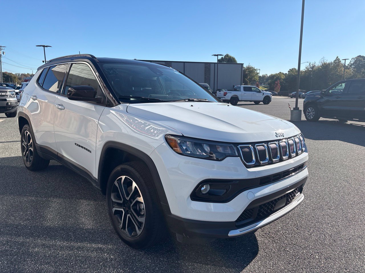 Used 2022 Jeep Compass Limited w/ Sun and Sound Group AWD/4WD image 11