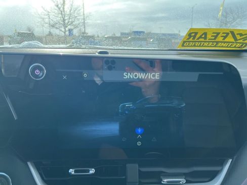 New 2026 Chevrolet Equinox LT w/ Convenience Package II image 23