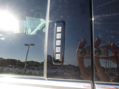 Used 2022 Ford F150 Lariat image 11